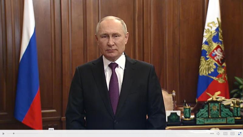 Верховный главнокомандующий Владимир Путин поздравил россиян с Днём защитника Отечества
